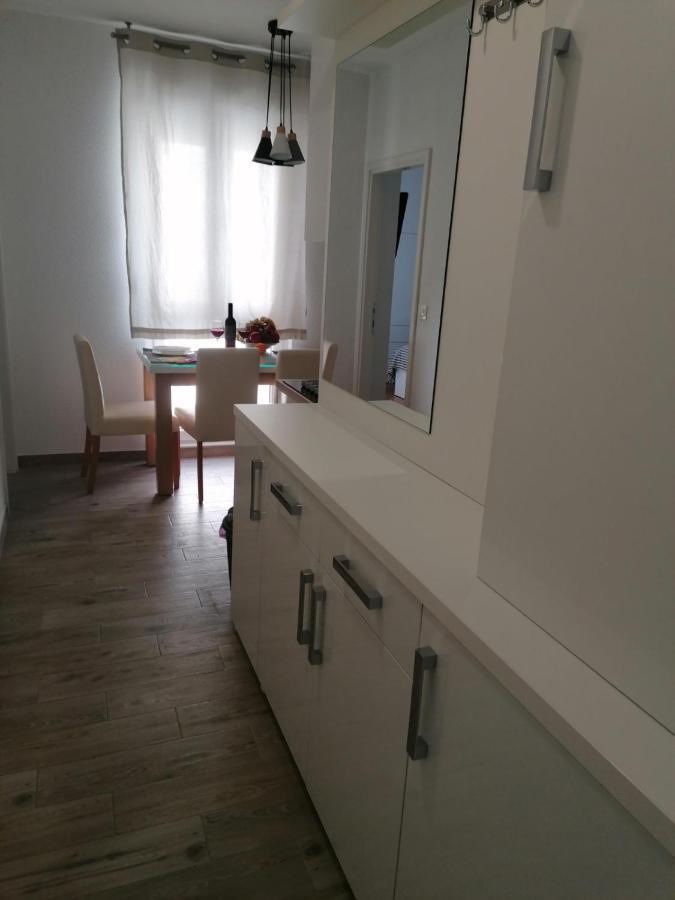 Apartman Petra Pula Bagian luar foto
