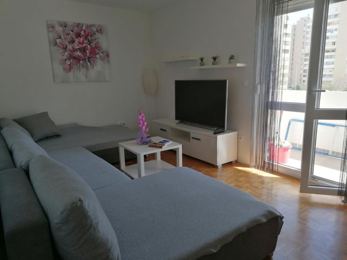 Apartman Petra Pula Bagian luar foto