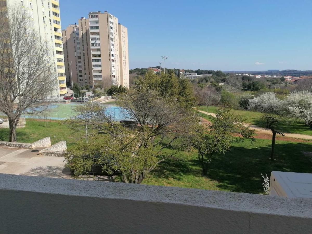 Apartman Petra Pula Bagian luar foto