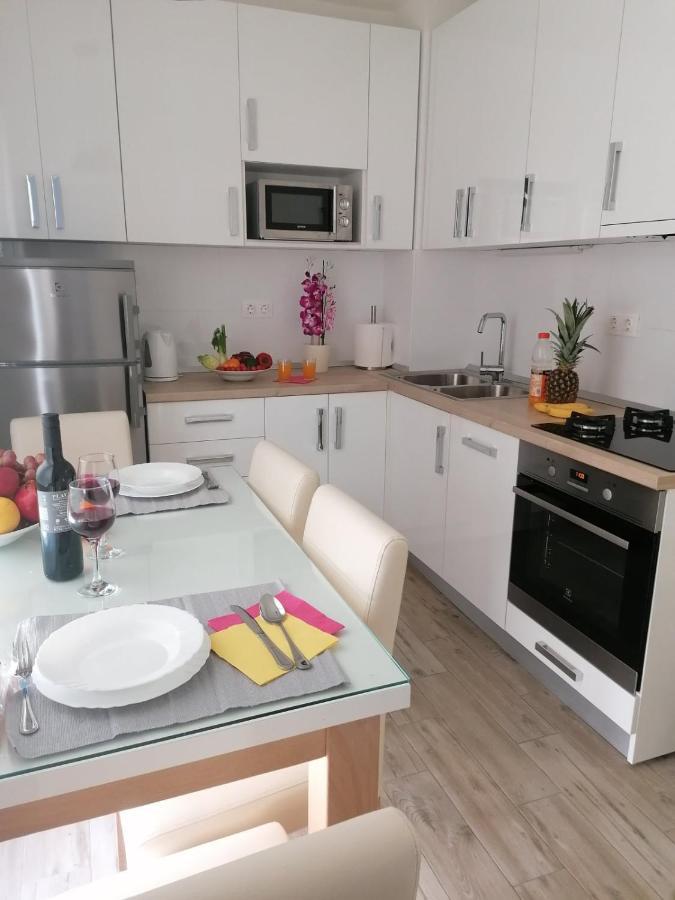 Apartman Petra Pula Bagian luar foto