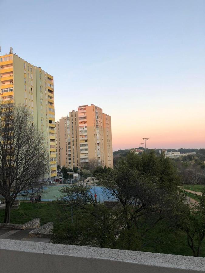 Apartman Petra Pula Bagian luar foto