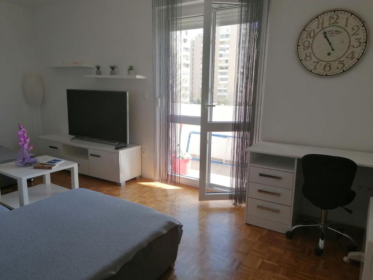 Apartman Petra Pula Bagian luar foto