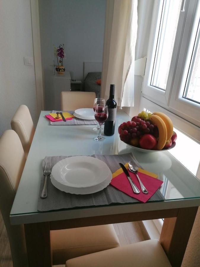 Apartman Petra Pula Bagian luar foto